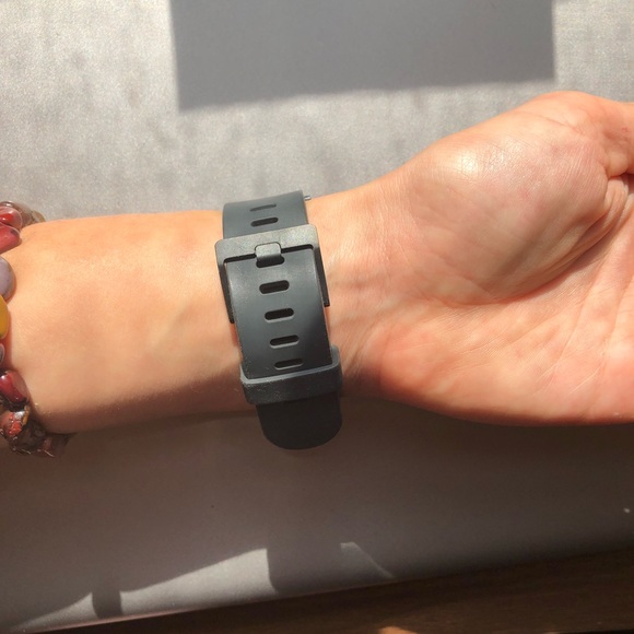 Google watch - Picture 3 of 3